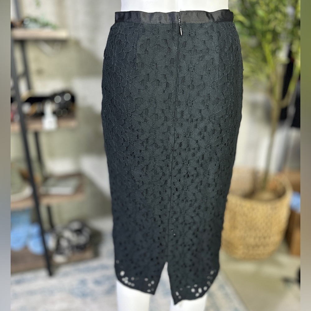 Paper crown flower pencil skirt - Picture 5 of 5